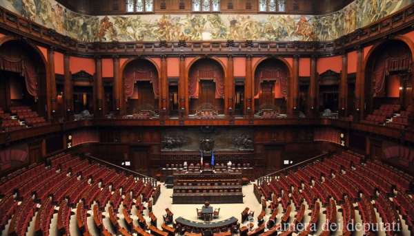 Foto tratta dal siTO: http://www.camera.it/leg17/585?raccolta=128&amp;rcgrp=Palazzo+Montecitorio&amp;Palazzo+Montecitorio+%2F+Aula